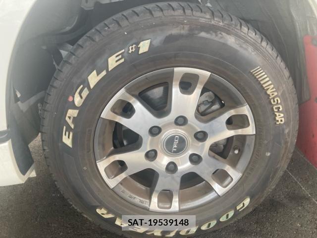 Toyota HIACE VAN 2021-06 7562210-12