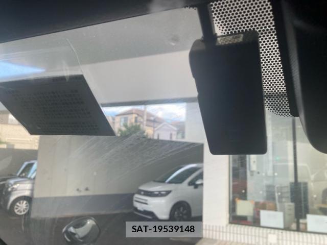 Toyota HIACE VAN 2021-06 7562210-22