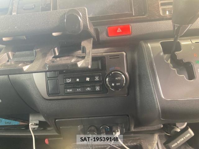 Toyota HIACE VAN 2021-06 7562210-23