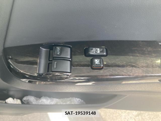 Toyota HIACE VAN 2021-06 7562210-24