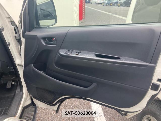 Toyota HIACE VAN 2009-06 7562215-17