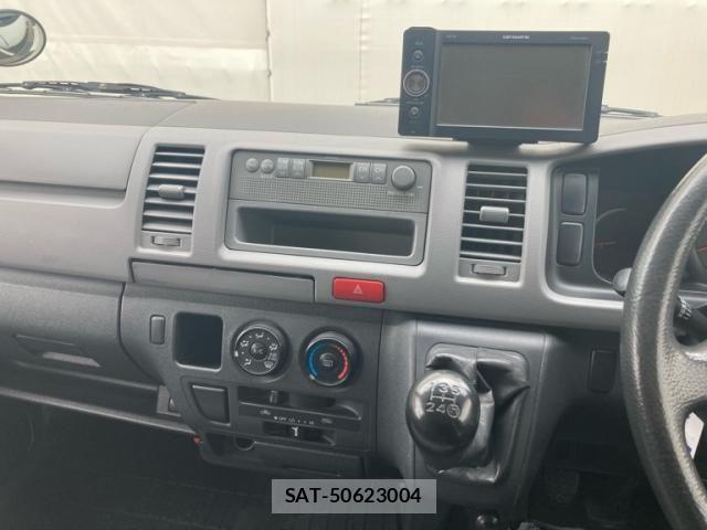 Toyota HIACE VAN 2009-06 7562215-22