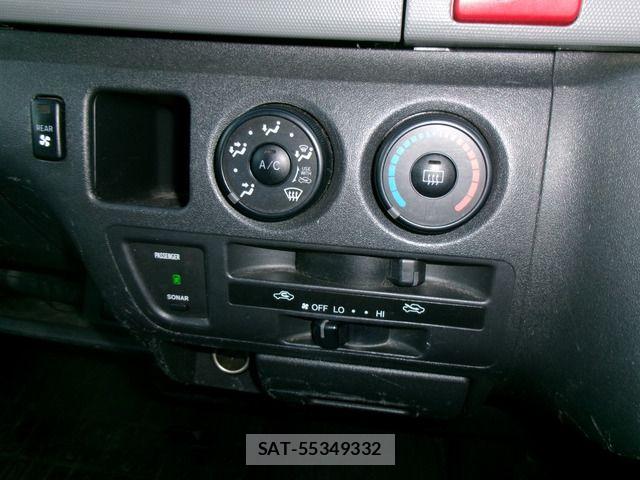 Toyota HIACE VAN 2013-01 7562213-14