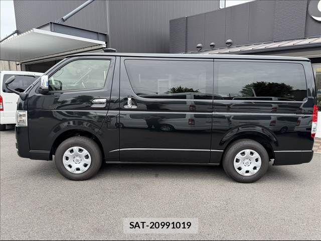 Toyota HIACE VAN 2023-03 7562209-13
