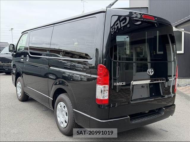 Toyota HIACE VAN 2023-03 7562209-15
