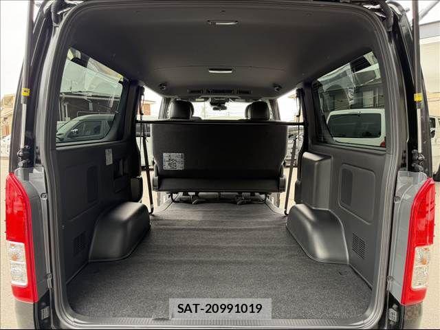 Toyota HIACE VAN 2023-03 7562209-19