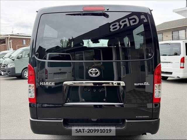 Toyota HIACE VAN 2023-03 7562209-2