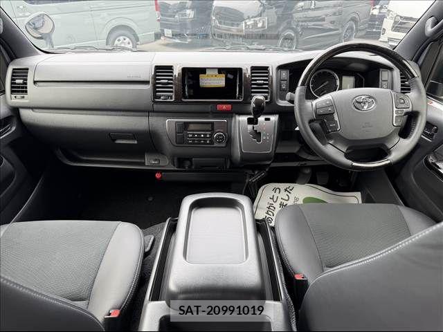Toyota HIACE VAN 2023-03 7562209-3