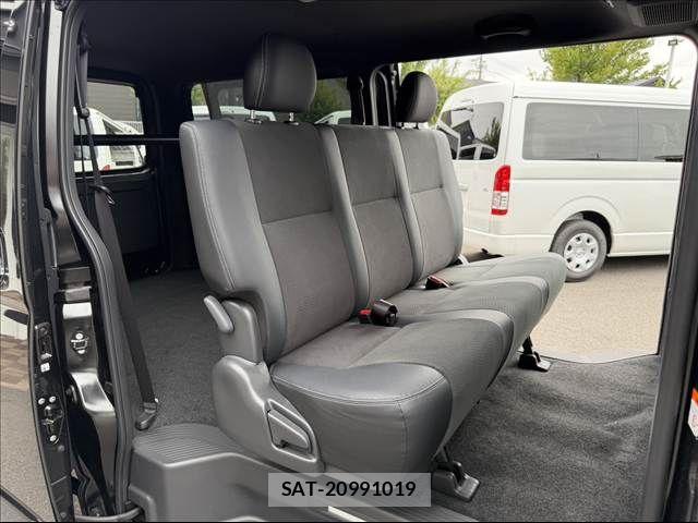 Toyota HIACE VAN 2023-03 7562209-7