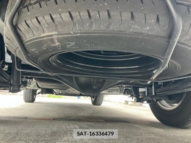 Toyota HIACE VAN 2025-04 7562212-13