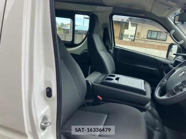 Toyota HIACE VAN 2025-04 7562212-16