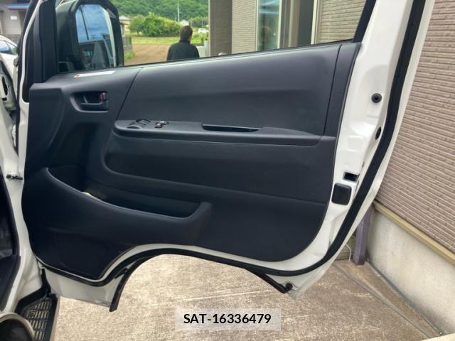 Toyota HIACE VAN 2025-04 7562212-18