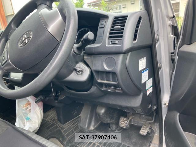 Toyota HIACE VAN 2020-11 7562211-8