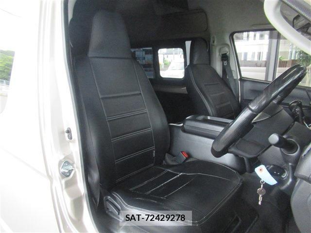 Toyota HIACE VAN 2021-04 7616915-12