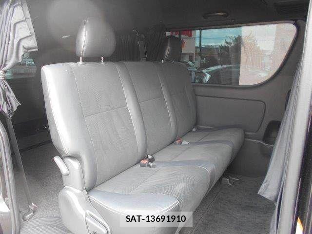Toyota HIACE VAN 2019-02 7616924-11