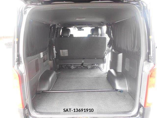 Toyota HIACE VAN 2019-02 7616924-13