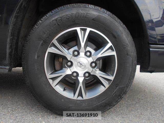 Toyota HIACE VAN 2019-02 7616924-17