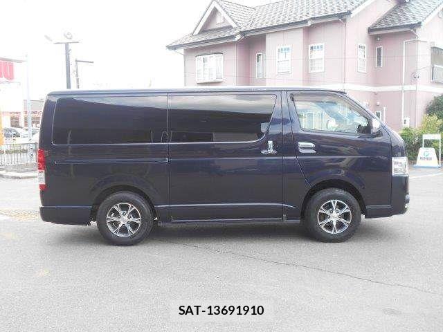 Toyota HIACE VAN 2019-02 7616924-20