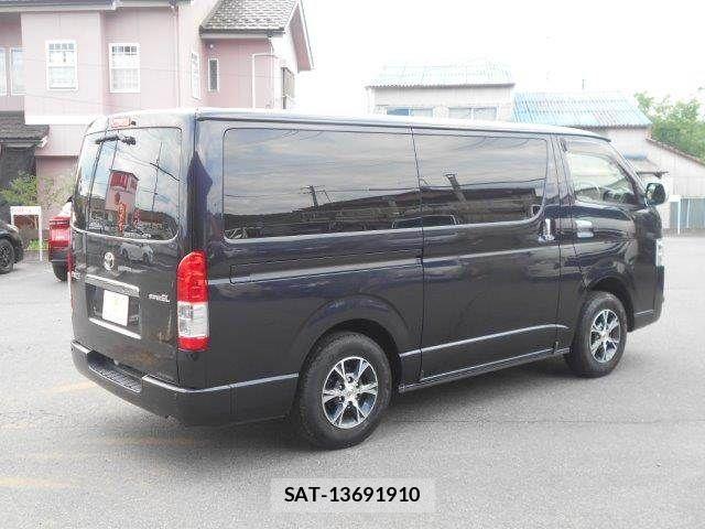 Toyota HIACE VAN 2019-02 7616924-21