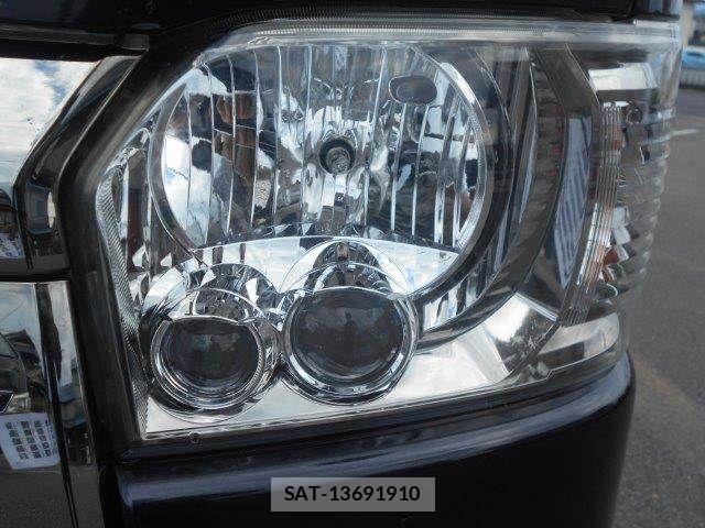 Toyota HIACE VAN 2019-02 7616924-25