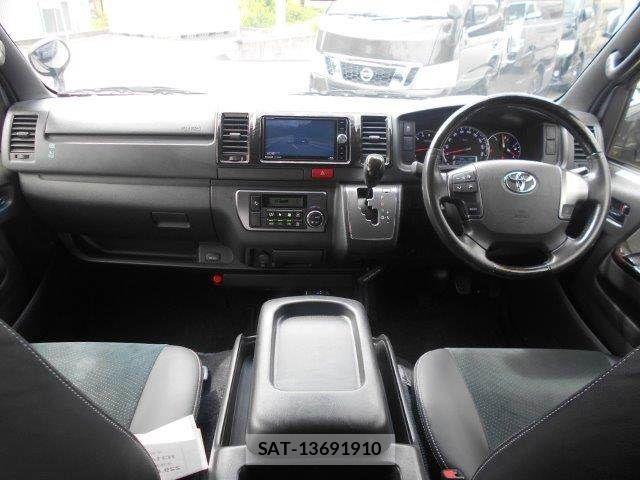 Toyota HIACE VAN 2019-02 7616924-2
