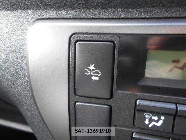 Toyota HIACE VAN 2019-02 7616924-8