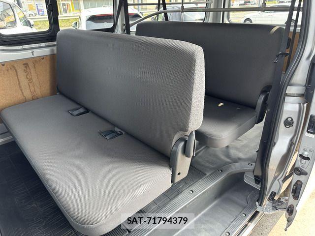 Toyota HIACE VAN 2017-03 7616926-11