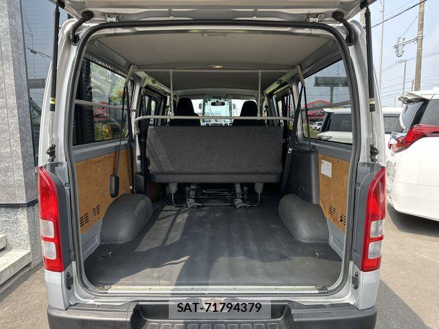 Toyota HIACE VAN 2017-03 7616926-12