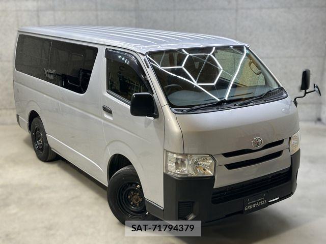 Toyota HIACE VAN 2017-03 7616926-13