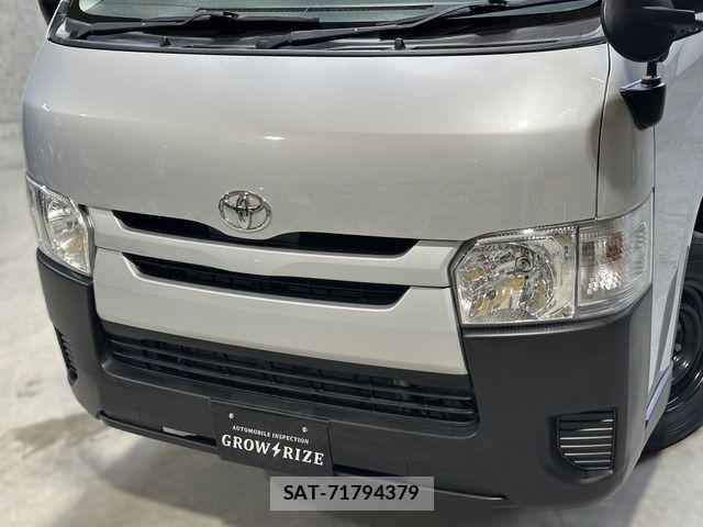 Toyota HIACE VAN 2017-03 7616926-17