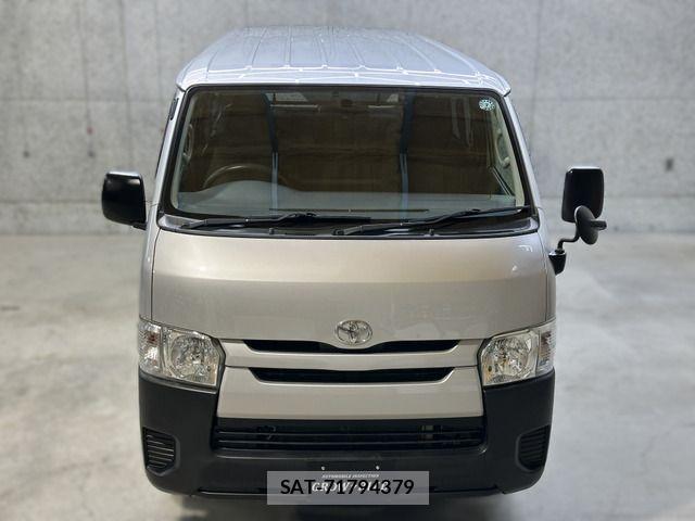 Toyota HIACE VAN 2017-03 7616926-19