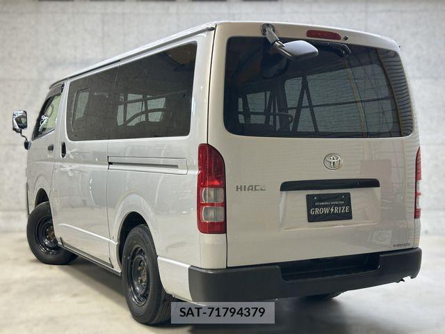 Toyota HIACE VAN 2017-03 7616926-4