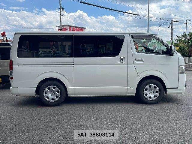Toyota HIACE VAN 2020-10 7616919-18