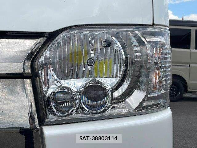 Toyota HIACE VAN 2020-10 7616919-23