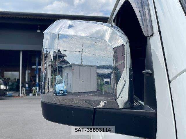 Toyota HIACE VAN 2020-10 7616919-28
