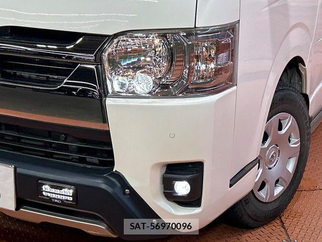 Toyota HIACE VAN 2022-07 7616912-11