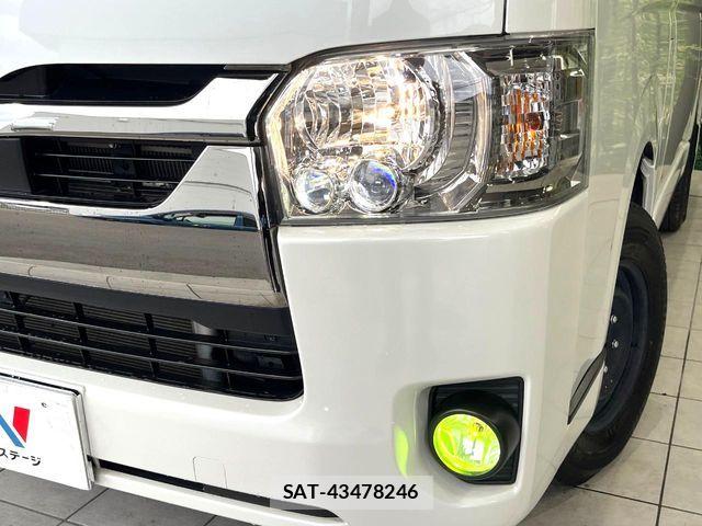 Toyota HIACE VAN 2021-09 7616916-11