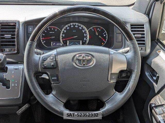 Toyota HIACE VAN 2020-03 7616922-11
