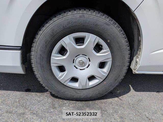 Toyota HIACE VAN 2020-03 7616922-14