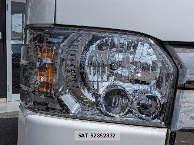 Toyota HIACE VAN 2020-03 7616922-23