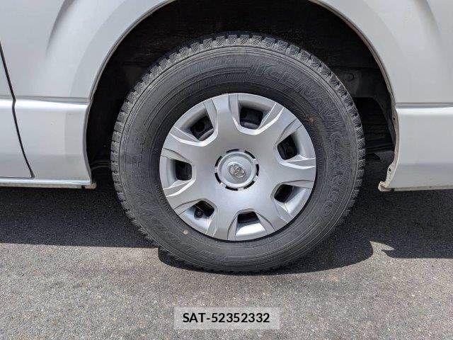 Toyota HIACE VAN 2020-03 7616922-28
