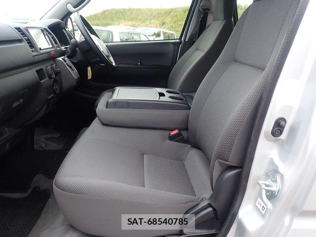 Toyota HIACE VAN 2020-05 7616925-18