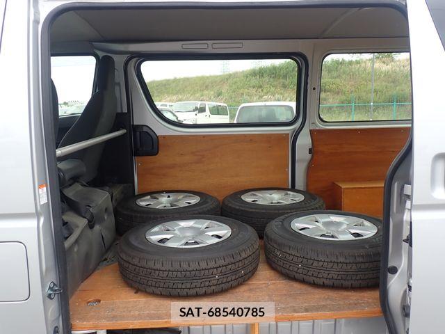 Toyota HIACE VAN 2020-05 7616925-19