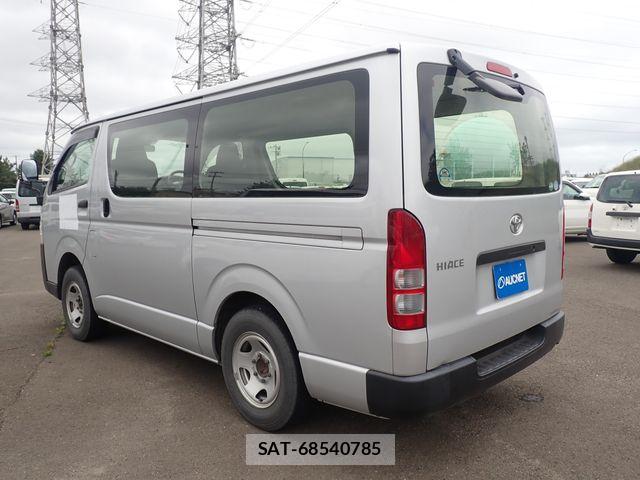 Toyota HIACE VAN 2020-05 7616925-2