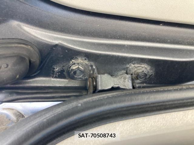 Toyota HIACE VAN 2012-06 7616927-14