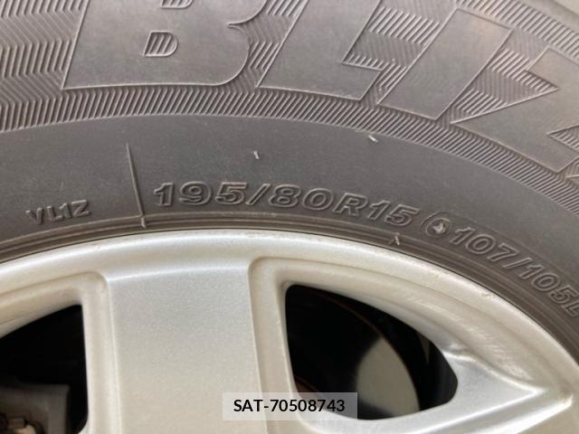 Toyota HIACE VAN 2012-06 7616927-16