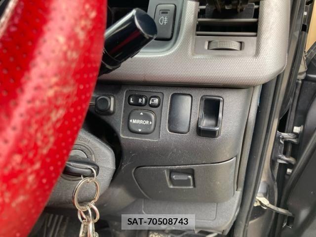 Toyota HIACE VAN 2012-06 7616927-18