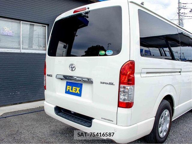 Toyota HIACE VAN 2019-01 7616920-14