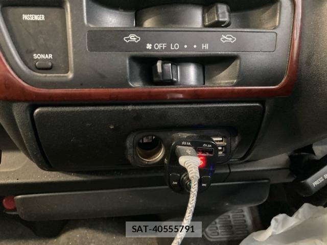 Toyota HIACE VAN 2008-04 7616929-27