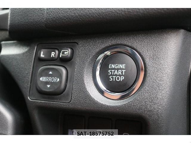 Toyota HIACE VAN 2025-01 7616910-18